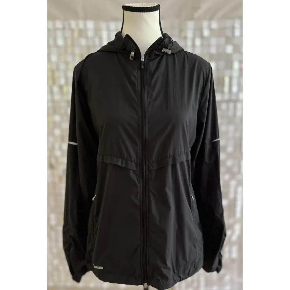 Saucony Women's Runshield Jacket. Size M.